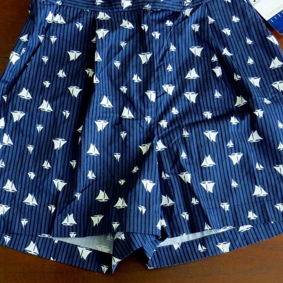 Liz Claiborne Pants - NWT Liz Claiborne Liz Sport Petite Shorts Ship Shape  Size 12 P